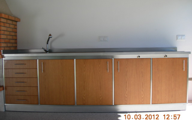 Cozinha com aplicações em Inox (Anexos Jardim)
